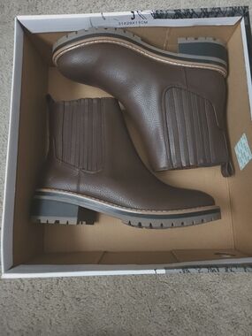 Kensie Koda Chelsea Ankle Boots Women's Size 6.5M Brown NWB